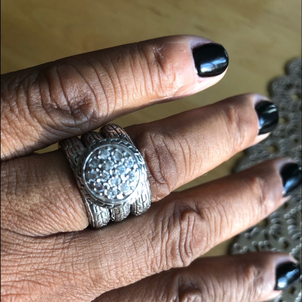 Very stylish 3 in one ring.